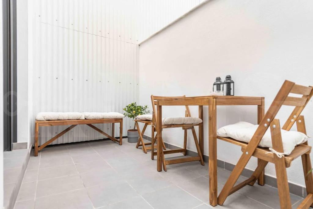 Fresh & Stylish Apartment With Parking By Rems Málaga Eksteriør billede