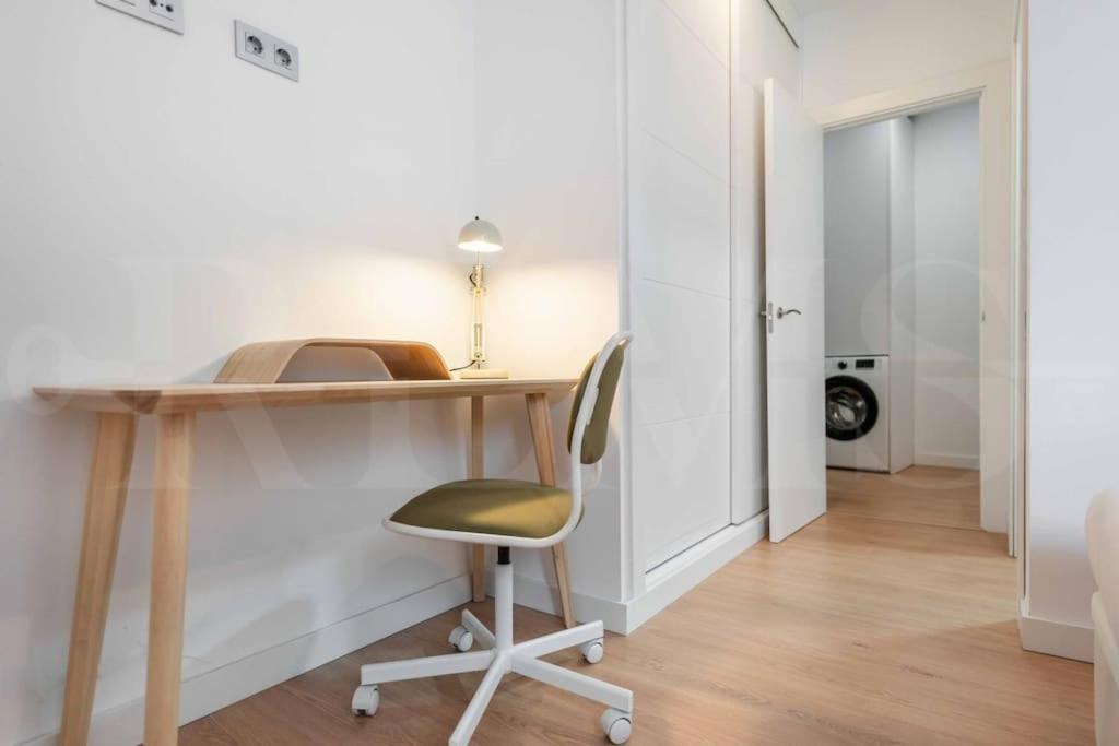 Fresh & Stylish Apartment With Parking By Rems Málaga Eksteriør billede