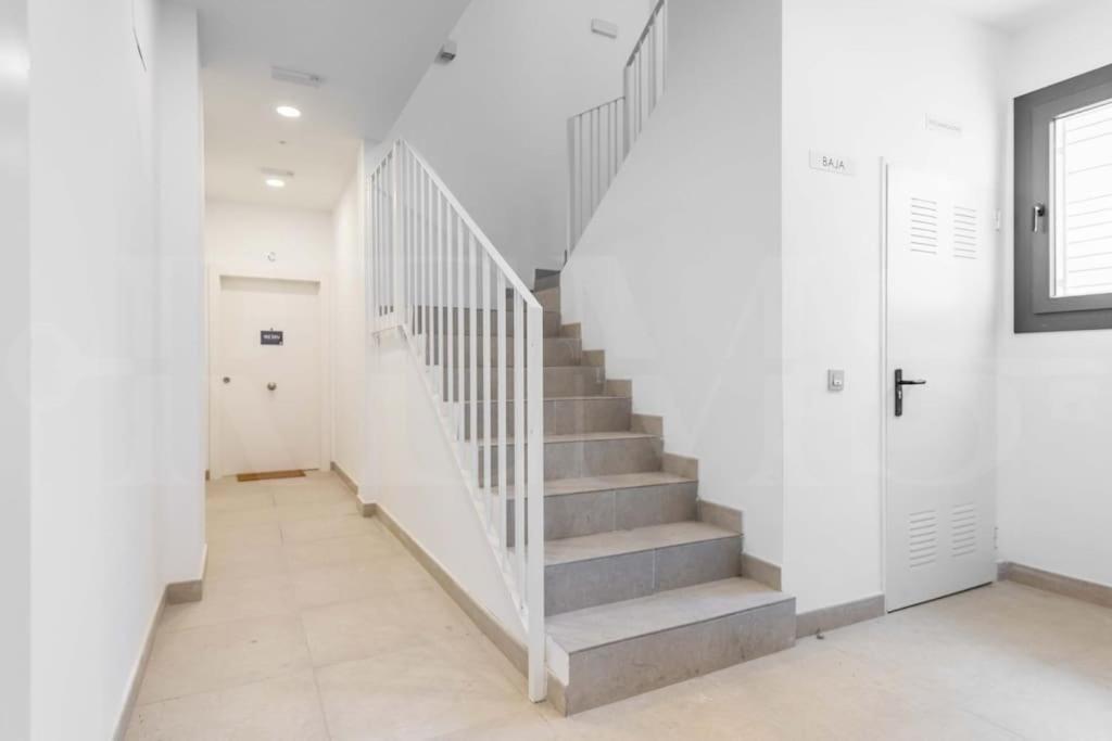 Fresh & Stylish Apartment With Parking By Rems Málaga Eksteriør billede