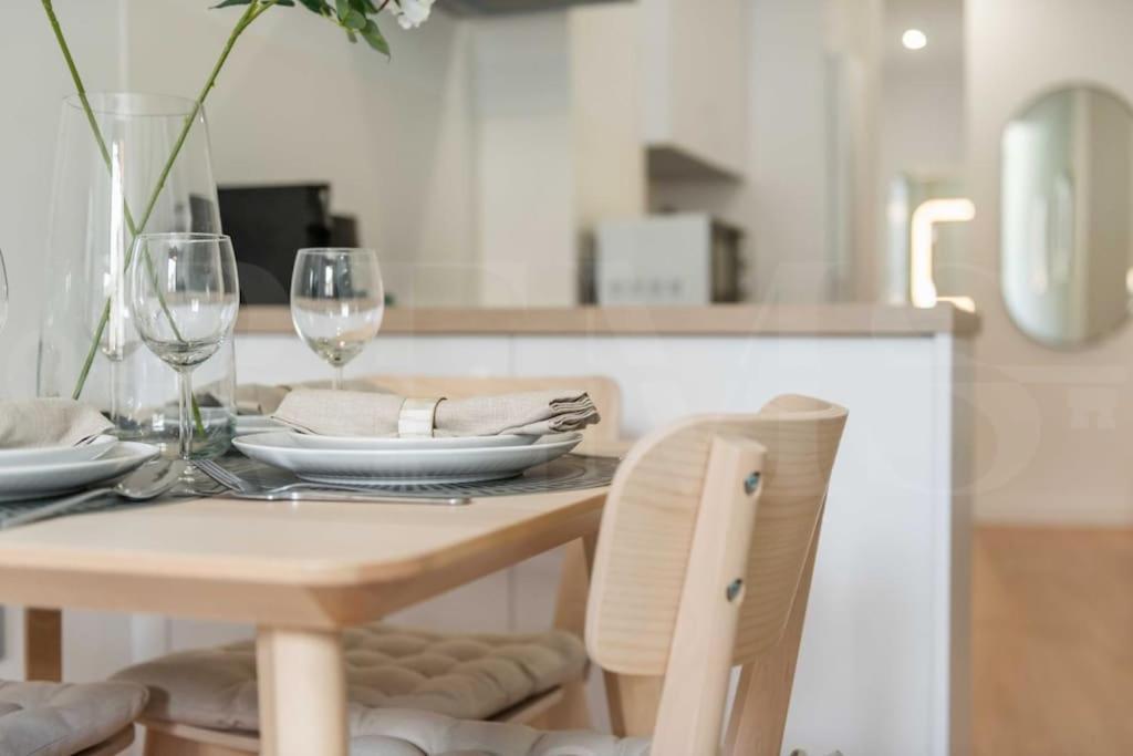 Fresh & Stylish Apartment With Parking By Rems Málaga Eksteriør billede